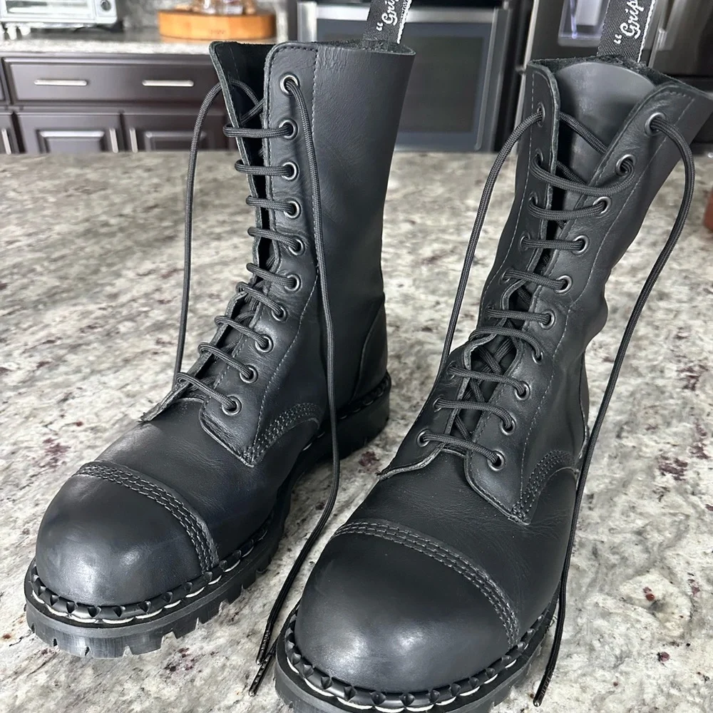 Gripfast Black Greasy 10 Eye Steel Toe Capped Derby Boot